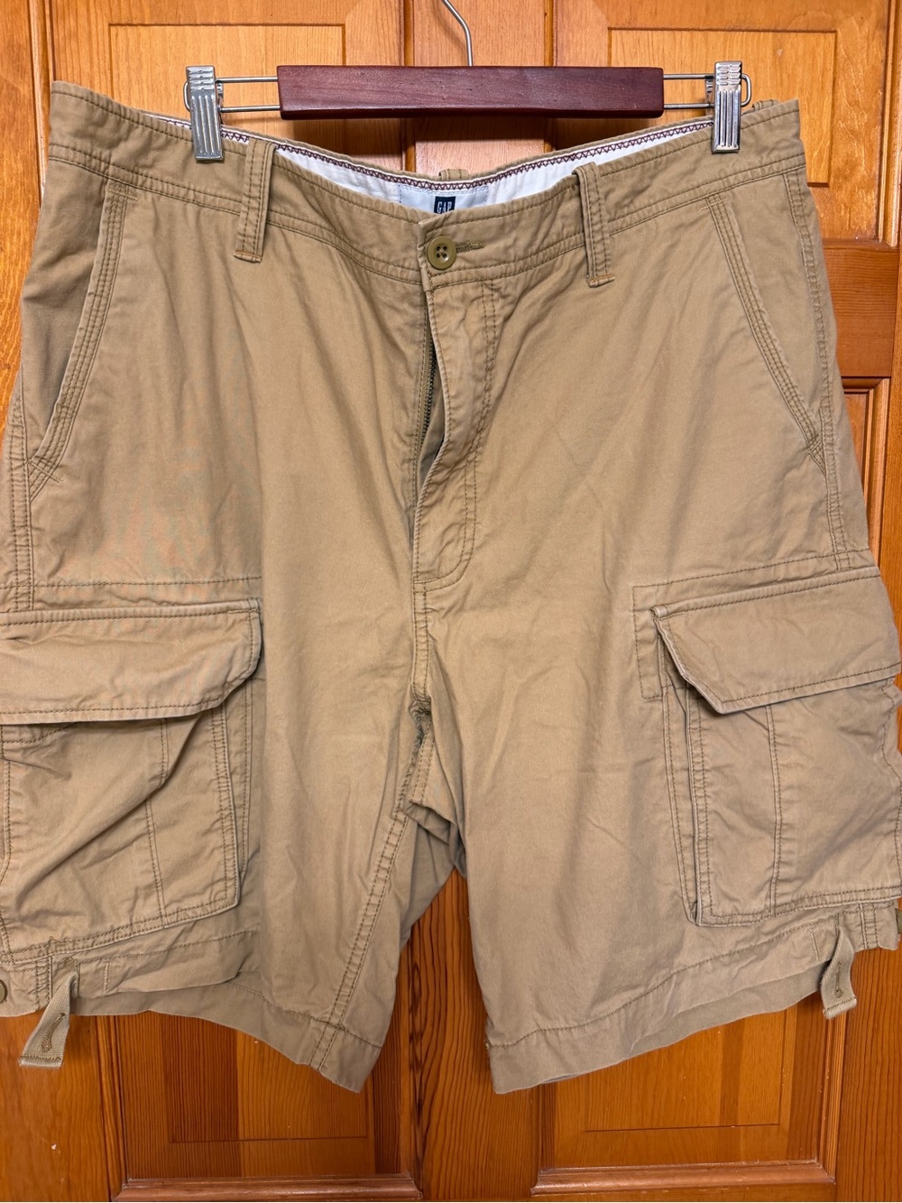 GAP Men's Tan Cargo Shorts
